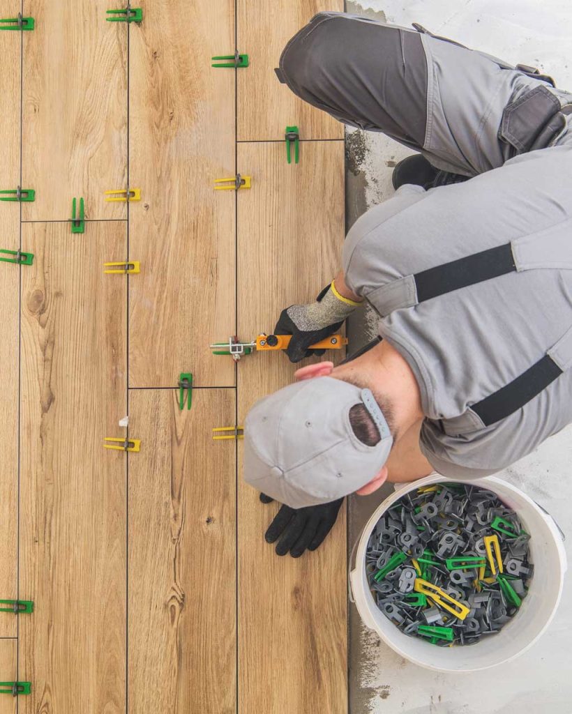 tiles-floor-installer-8RLB7NJ.jpg